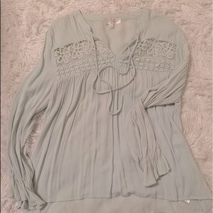 entro mint and floral lace top